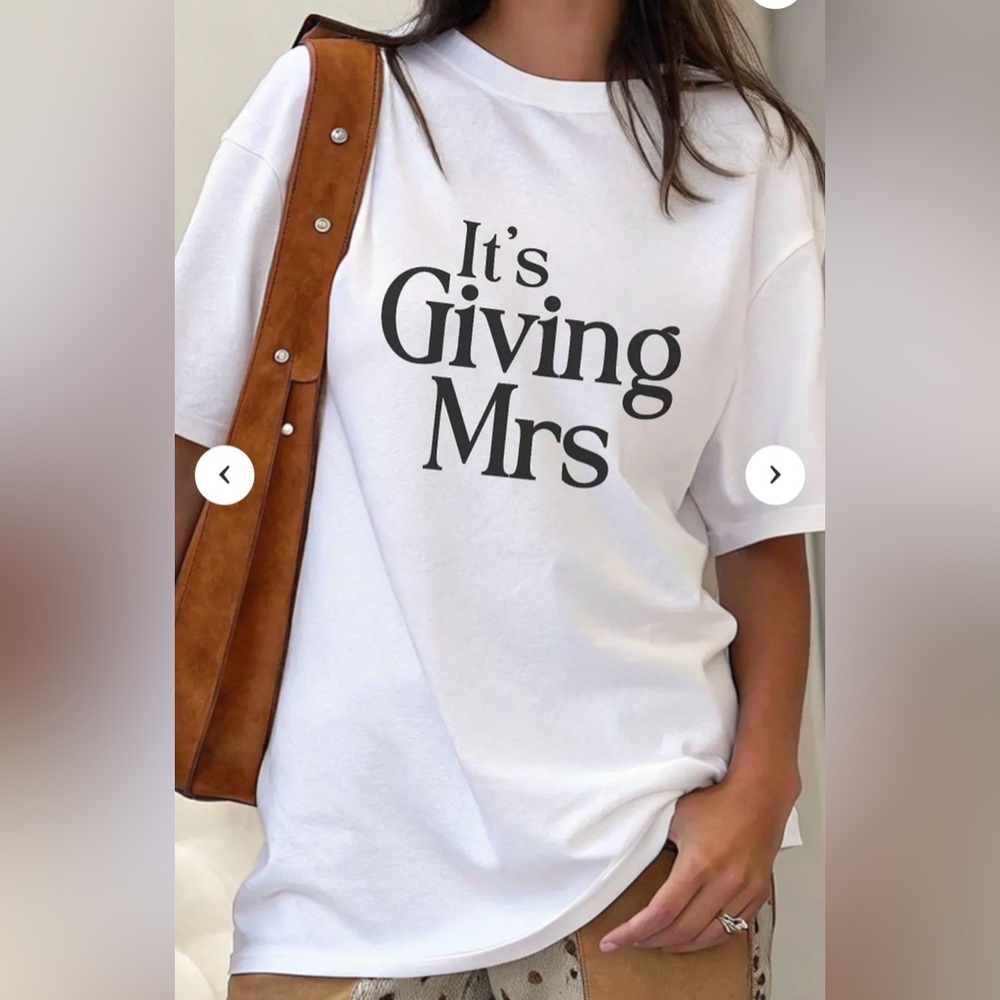 It’s Giving Mrs tshirt